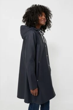 Stutterheim Navy Mosebacke Raincoat -ULLA JOHNSON SHOP WC9E5oA191fE4HgAI3Zqo3boVIlOcqKU 1