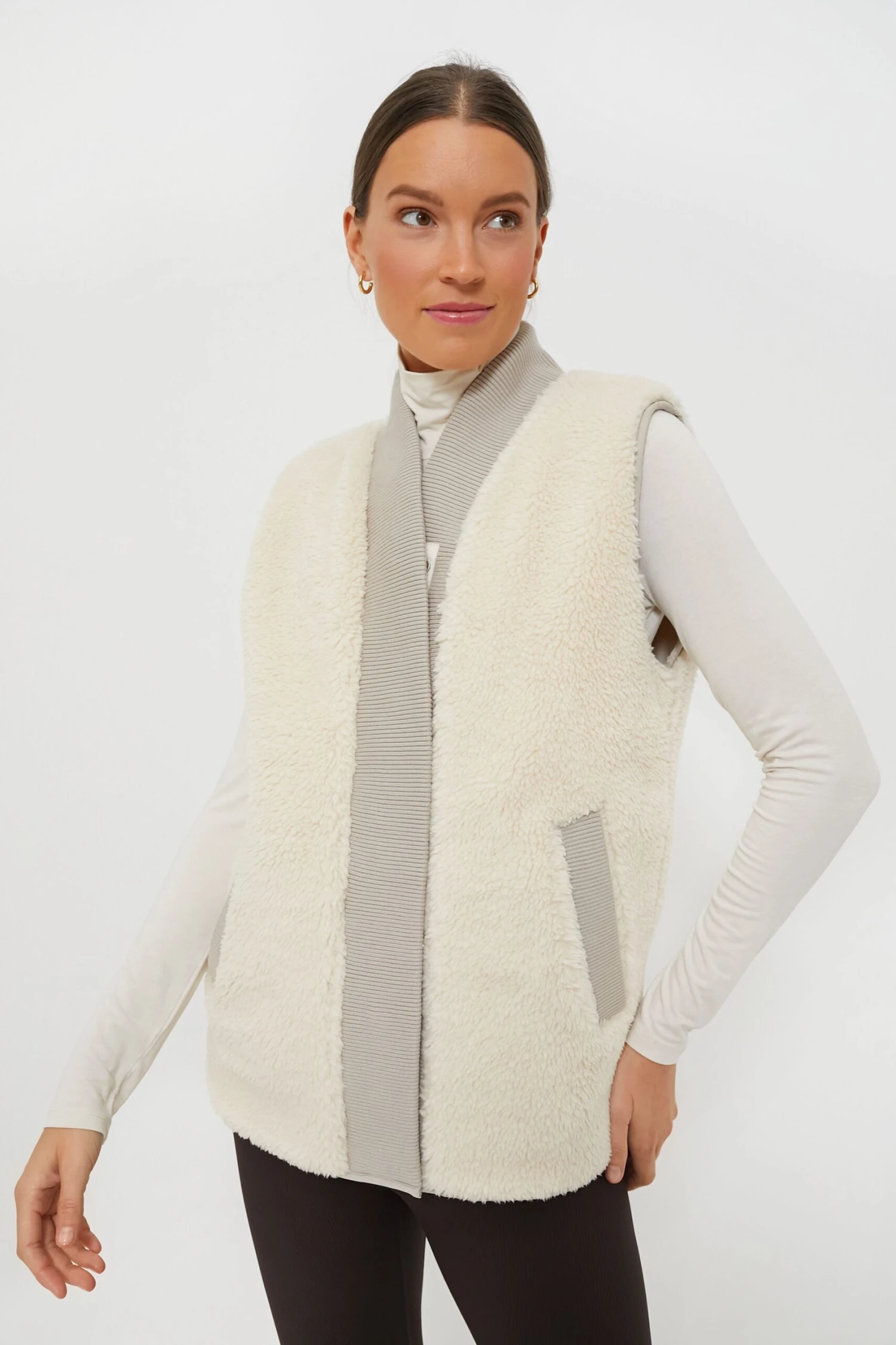 Varley Dove Sandshell Covey Reversible Quilt Gilet 1 Varley Dove Sandshell Covey Reversible Quilt Gilet