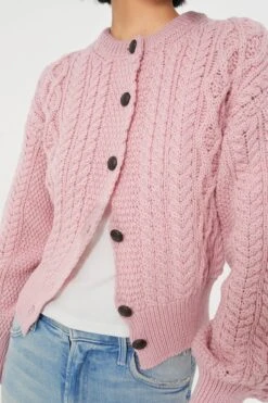 Pale Pink Clover Cropped Aran Cardigan -ULLA JOHNSON SHOP rWZXUA0TXlwAVRPAoelNjQUakQ0tUFKa 1